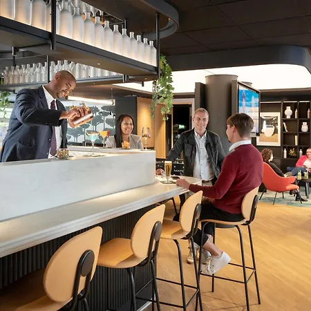 诺富特套房酒店 - 巴黎戴高乐机场维勒班 酒店 4*